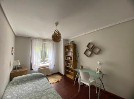 Habitación privada para 2 personas a 10 min de la playa, habitación en casa particular en Santander