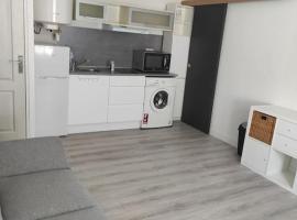 Superbe appartement en plein centre ville, готель у місті Viarmes