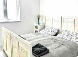 Cosy new apartment near the sea