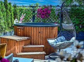 Domek w górach - Prywatne Jacuzzi, Sauna, Grota Solna - PANORAMA CHEŁM SKI&SPA, hotel em Myślenice