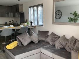 Flat Lode Nook Modern 2 bed home with hot tub, hotel with jacuzzis in Pool