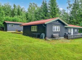 Nice Home In Sagstua With Lake View, alquiler vacacional en Linstad