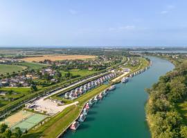 Marina Azzurra Resort, hotel perto de Clube de Golfe Lignano, Lignano Sabbiadoro