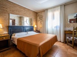 YIT Puerta Bisagra, guest house in Toledo