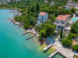 Stunning Home In Ston With Jacuzzi, παραθεριστική κατοικία στο Ston