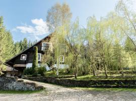 Pensiunea Casa Bunicilor, guest house in Mănăstirea Humorului