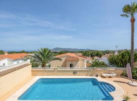 Gorgeous Apartment In Cautivador With Swimming Pool, hotel en Cautivador