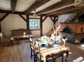 Atpūtas parks Priežvanagi, casa de campo em Livža