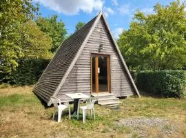 Camping les Hirondelles、ブール・サント・マリーのグランピング施設