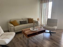 Appartement T3, dernier étage, vue dégagée, Familienhotel in Ajaccio