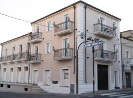 Antico Palazzo del Corso, жилье для отдыха в городе Мирто-Крозия