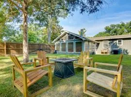 Rogers Vacation Rental about 7 Mi to Downtown