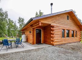 Welcoming Wasilla Cabin with Patio!, hotel in Wasilla