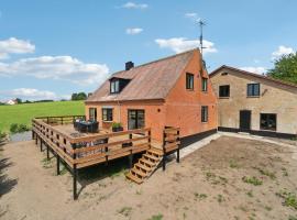 Awesome Home In Hasle With Wifi And 5 Bedrooms, pet-friendly hotel in Hasle