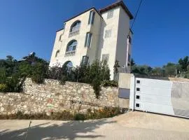 VILA Denad