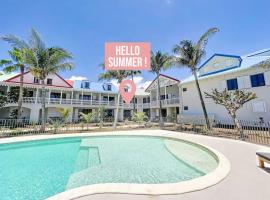 Hello Summer large studio on Orient Bay beach, hotel i Orient Bay