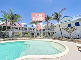 Hello Summer large studio on Orient Bay beach