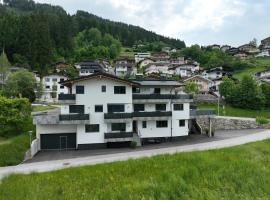 Montepart Zillertal, hotel dengan parking di Hainzenberg