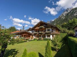 Ferienhaus Alpenblick, rental liburan di Mittenwald