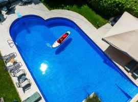 Füge Villa Luxury & Wellness: Balatonfüred şehrinde bir otel