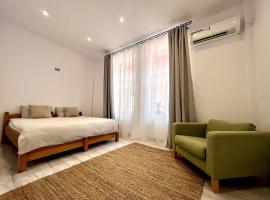 Apartament la casă în Centrul Orăștiei, hotel with parking in Orăştie