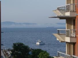 Cozy apartment with sea view, holiday rental in Pomorie