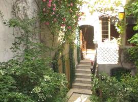 Chambres d'hôtes Le Patio d'Alain et Véronique Lunéville、リュネヴィルのB&B