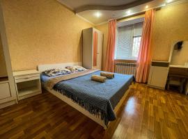 Перемоги 25 в Центре возле набережной, hotel en Kremenchuk