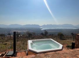 Rock House at Benlize, hotel con parcheggio a Hartbeespoort