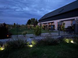 Nowa Stodoła Koniec Świata, hotel with pools in Mikołajki