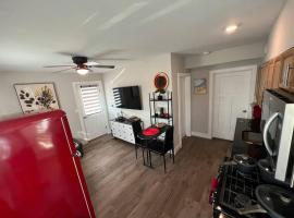 Charming 1BR Condo with balcony!, hotel in Wildwood