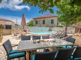 Villa Callisto- Stone Villa with Private Pool