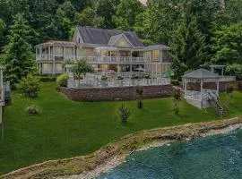 Jackson River Estate Main House Pool, Riverfront, sleeps 15