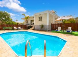 Yiangos House, Hotel in Neo Chorio