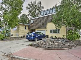 Less Than 1 Mi to Dtwn! Year-Round Adventures in Fairbank, hotelli kohteessa Fairbanks