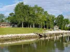 Cook Cottage with Sunrise and Sunset Views!
