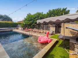 Pet Friendly Home In Aspiran With Outdoor Swimming Pool、Aspiranのホテル