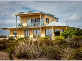 Dolphin Eco-Pet Friendly 5 bedrooms Venus Bay