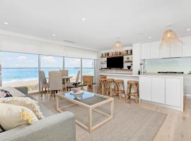 Collaroy Beachfront Escape - New Listing, hotel in Collaroy
