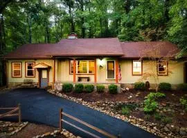 Beautiful Chalet with Fireplace and Large Game Room