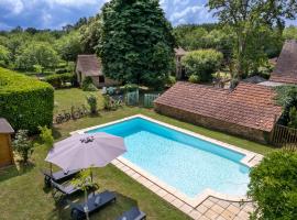 The cottage at Les Chouettes Tremolat โรงแรมที่มีที่จอดรถในTrémolat