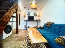 Зелёный двор, hotel en Kobuleti