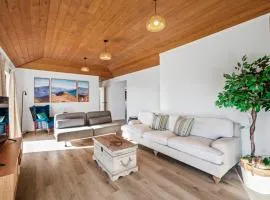 Family Perfect - Xmas bliss, secure yard, arcade