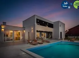 Magnificent Luxury Villa Dominic