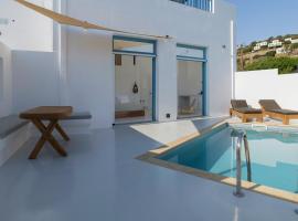 Andros Moments Suites, hotel en Batsi