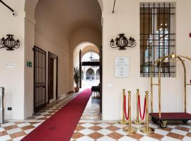 Bonacolsi Collection, Hotel in Mantua