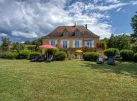 Propriété avec piscine de 2 à 9 personnes, Gîte De Saint Donat,