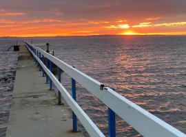 Lovely guest house close to the sea and forest!, guest house in Domsten