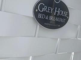 Grey House Bed & Breakfast، فندق في لاتينا