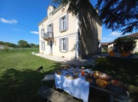 L' Embellie sur Lot, nakvynės su pusryčiais namai mieste Sainte-Livrade-sur-Lot